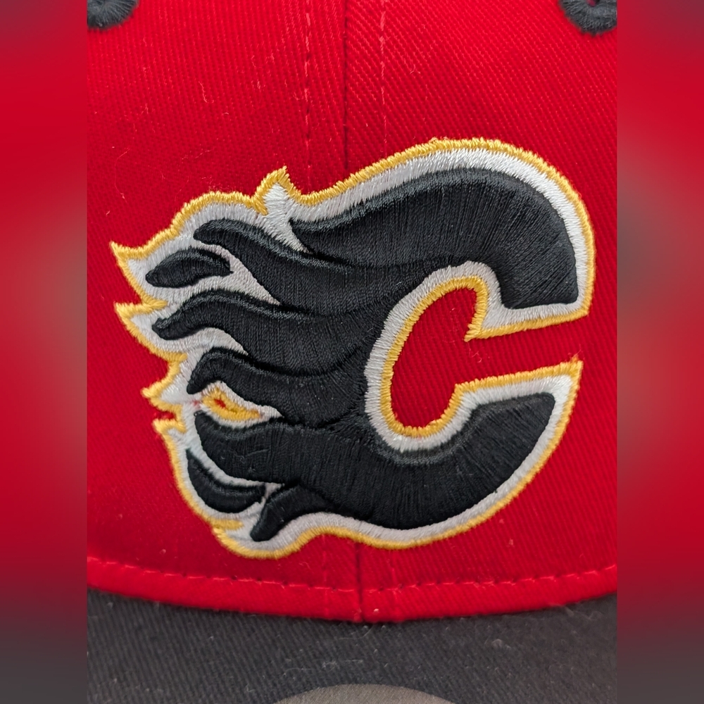 NHL Hockey 🏒 Calgary Flames Kids Cap - Picture 3 of 9